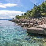 펜션 Secluded Fisherman's Cove Fabrice, Solta - 8692 Grohote