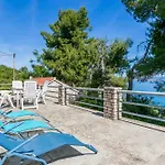 펜션 Secluded Fisherman's Cove Fabrice, Solta - 8692 Grohote