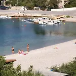 Secluded Fisherman's Cove Fabrice, Solta - 8692 * Grohote