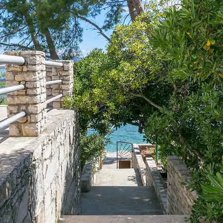 Secluded Fisherman's Cove Fabrice, Solta - 8692 Grohote